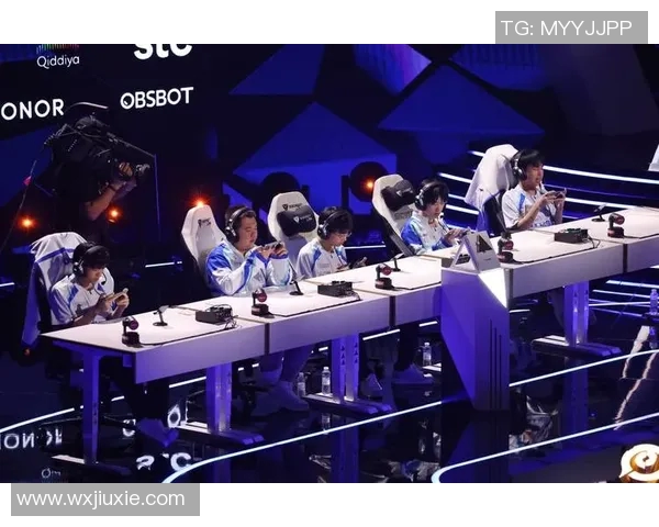 电竞新闻聚焦王者荣耀FPX的战术节奏与团队协作分析探讨